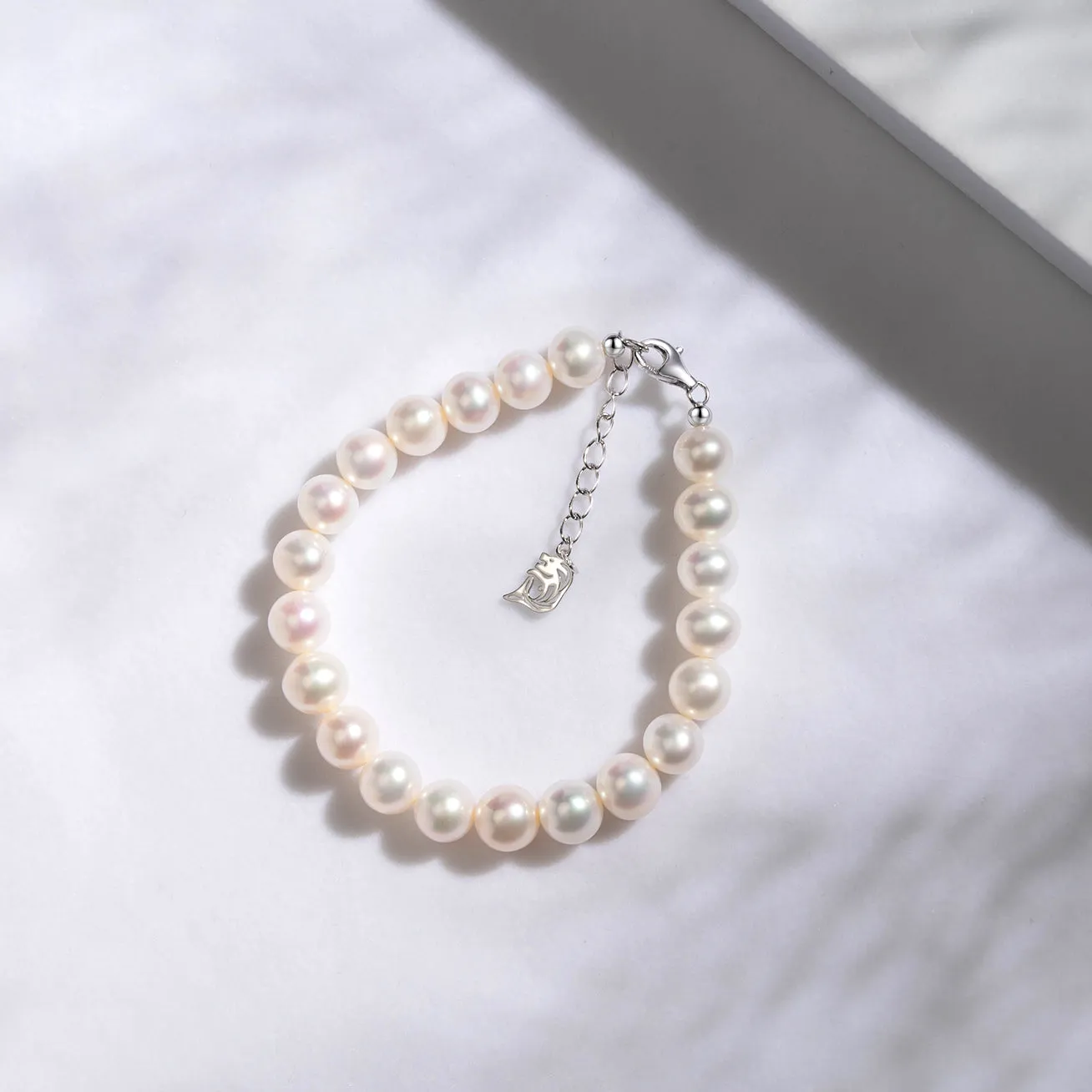 Brilliant Lustre White Freshwater Pearl Bracelet WB00169